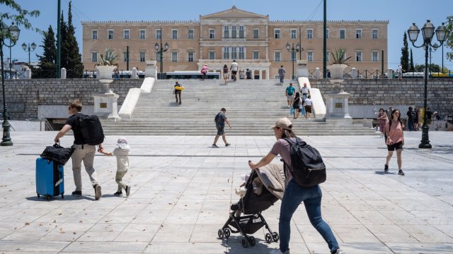 Гърция започва активна кампания за подпомагане на своя туризъм и