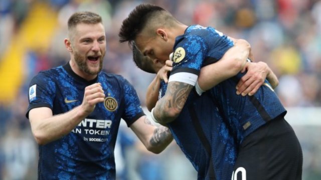 Интер победи с 2 1 като гост Удинезе и запази шансовете