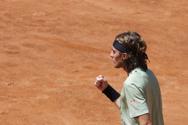 Стефанос Циципас се класира за 1 4 финалите на тенис турнира от