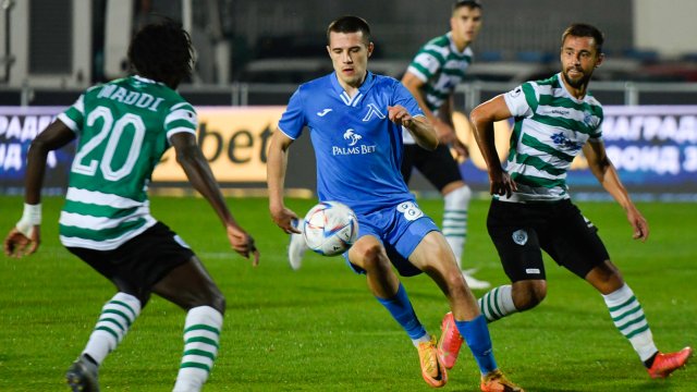 Черно море задълбочи кризата в Левски след като отложеният мач