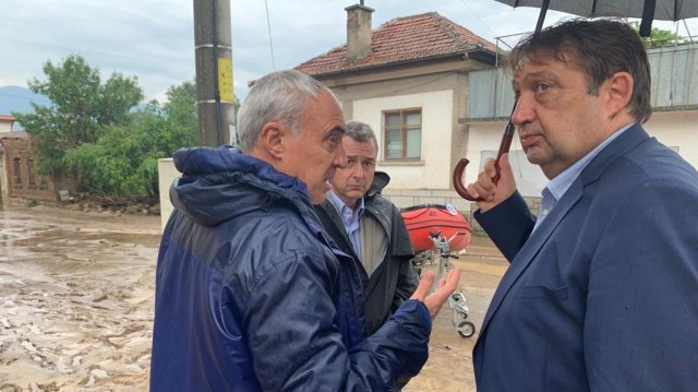 Министерството на регионалното развитие и благоустройството ще помогне с каквото