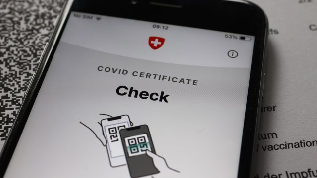 Гражданите на Швейцария гласуваха да има здравни сертификати на референдум