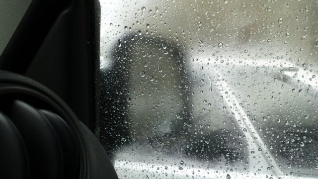 В студеното време едно от предизвикателствата пред шофьорите е влагата