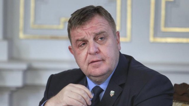 Лидерът на ВМРО Красимир Каракачанов се оттегля от поста председател