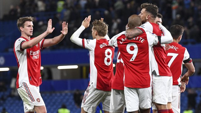 Арсенал победи с 4 2 Челси на Стамфорд Бридж в отложен мач от