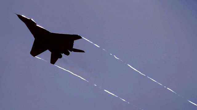 Пентагонът изглежда отхвърля предложението на Полша да предостави своите самолети