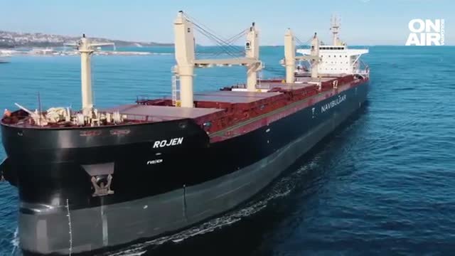 Четирима български моряци от кораба Рожен се прибират във Варна