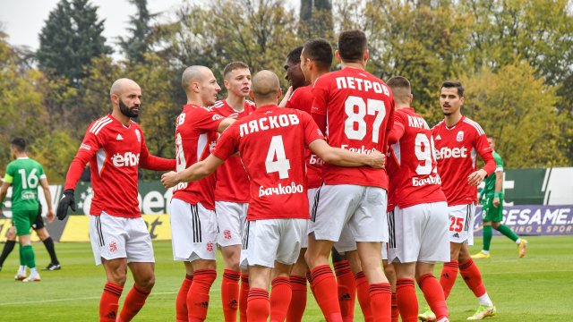 ЦСКА 1948 победи с 2 0 Берое като гост и се