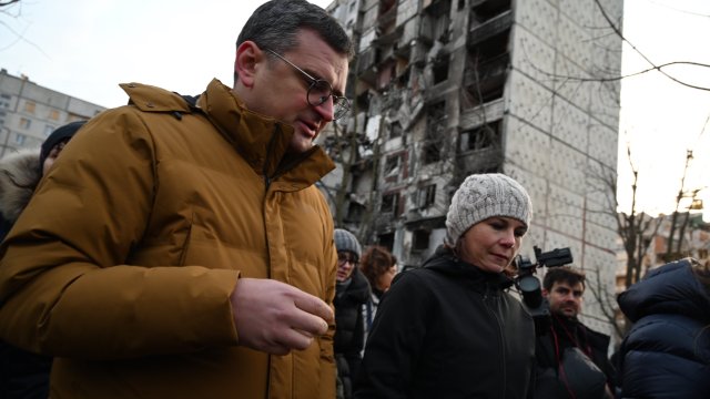 Германският външен министър Аналена Бербок посети украинския град Харков, който се