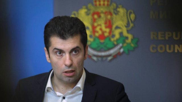 Българското правителство изпълнява точно решението на Народното събрание и не