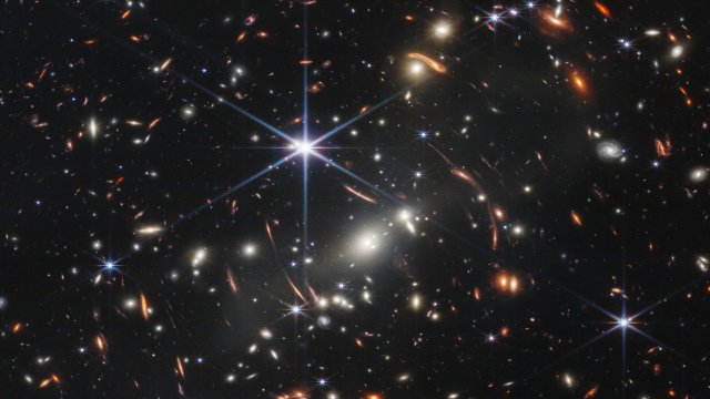 НАСА показа във Facebook първото изображение направено с телескопа Джеймс Уеб