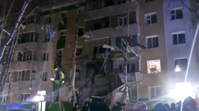 Разхерметизация на газова бутилка е причинила експлозията в жилищна сграда