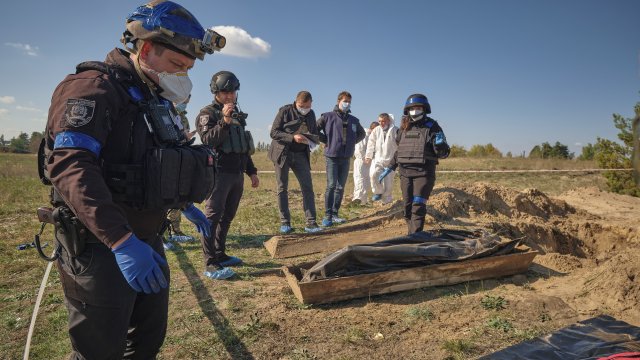 Органите на реда в Украйна вече са ексхумирали 187 тела