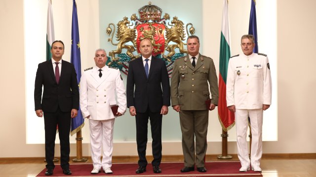 На церемония в Гербовата зала на Дондуков 2 президентът и