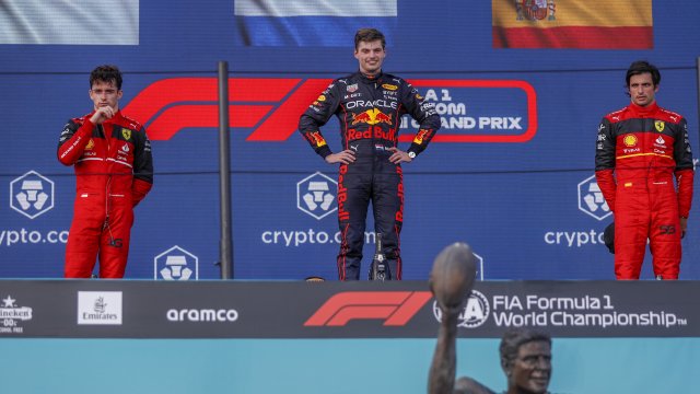 Световният шампион Макс Верстапен с Ред Бул спечели дебютното състезание
