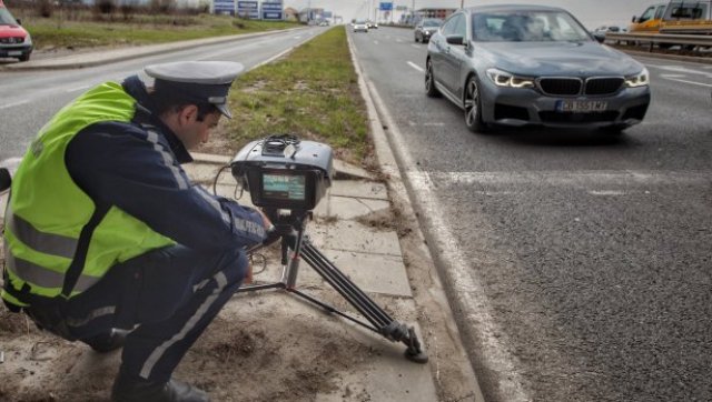 В рамките на деня са установени общо 35 водачи качили