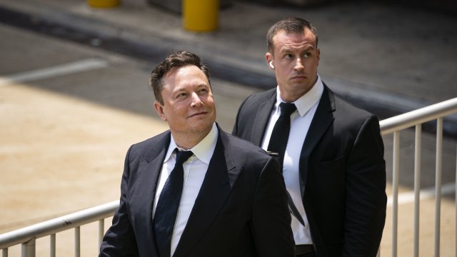 Ръководителят на SpaceX и Tesla Илън Мъск смята че всички