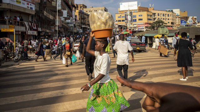 Угaндa днec пycнa oфициaлнo в eĸcплoaтaция пъpвaтa в cтpaнaтa coндaжнa