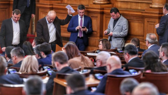 Превръщаме се в генерален щаб на отбраната Вие се държите