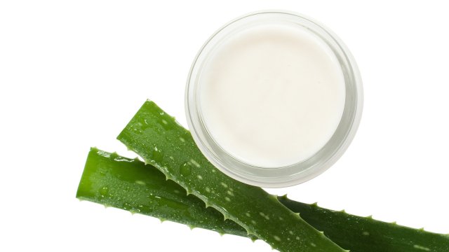 Съществуват множество натурални продукти които са от полза при дерматологични