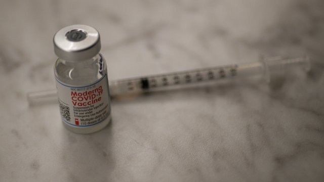 Производителят на лекарства Moderna разтърси финансовите пазари днес след като