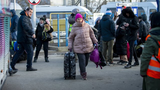 Украинските власти планират над 200 000 души да бъдат изведени