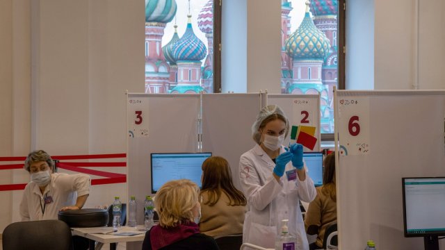 Руските санитарни власт смекчават ограничителните Ковид мерки Новите правила влизат
