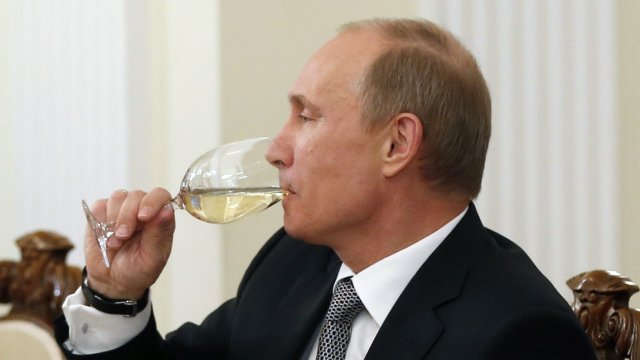 Путин обожава сладолед с шамфъстък, Ким Чен Ир обичал кучешко месо, Хитлер - гълъби