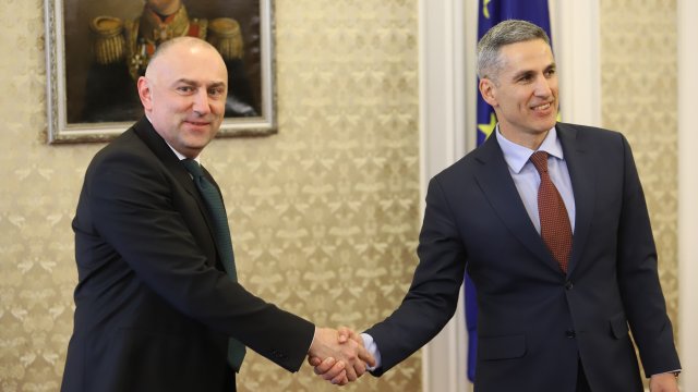 Очаква се кандидатът на Продължаваме промяната Андрей Гюров официално да