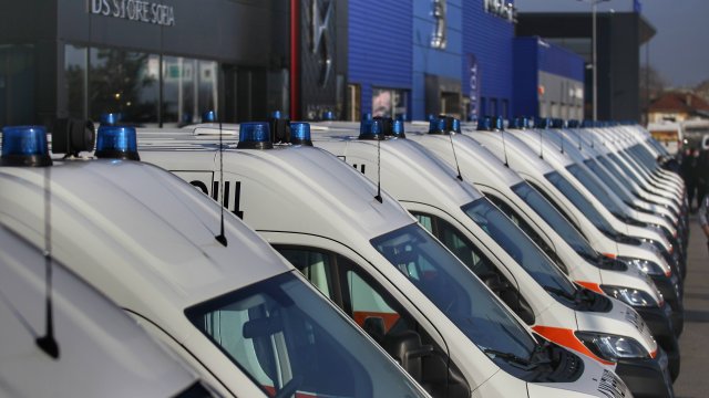 Близначета на 60 дни се лекуват в МБАЛ Проф д р