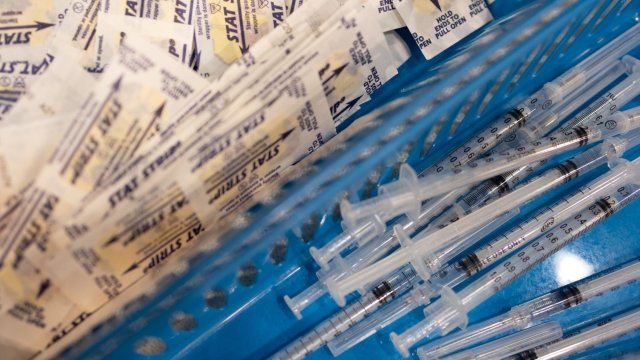 Едва половината от децата с ХИВ в света получават необходимото