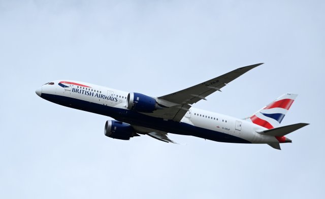 Авиокомпанията "British Airways" отменя повече полети, планирани за летния ваканционен