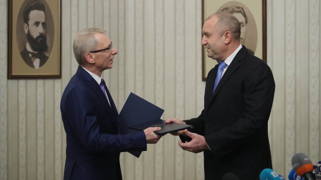 Депутатите отхвърлиха декларацията с която Продължаваме промяната търсеше подкрепа за кабинет  Проектът