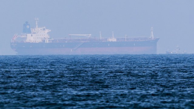 Инцидент край бреговете на Тунис Танкер със 750 тона дизелово