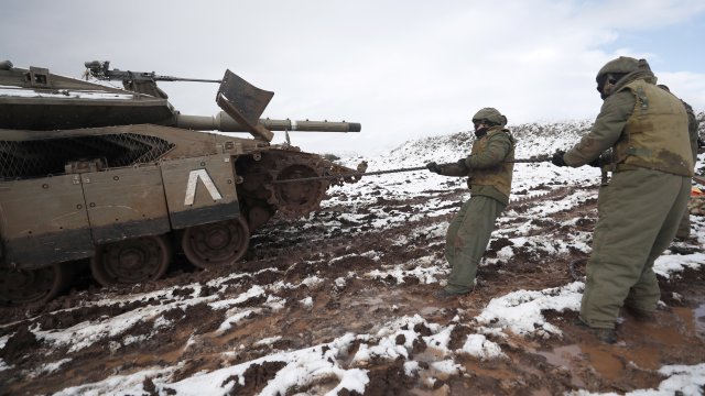 Русия обяви днес че редица нейни военни части се връщат