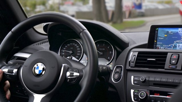 Германският автомобилен концерн BMW AG проучва нови инвестиции в слънчева
