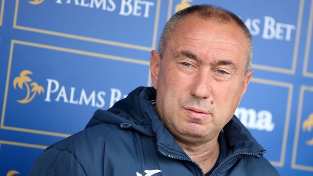 Треньорът на Левски Станимир Стоилов избухна срещу съдийството на Георги