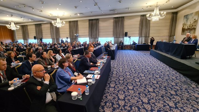 Моята страна е изправена пред най страшния изход до който може