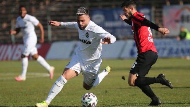 Славия завърши 1 1 с Локомотив Пд и за пореден път