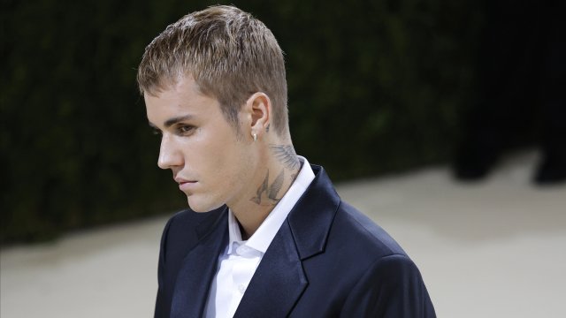 Поп звездата Джъстин Бийбър продаде дяловете си от своя музикален