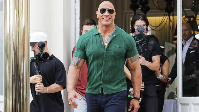 Популярният американски актьор Дуейн Джонсън Скалата изкупи всички шоколадови блокчета от магазин