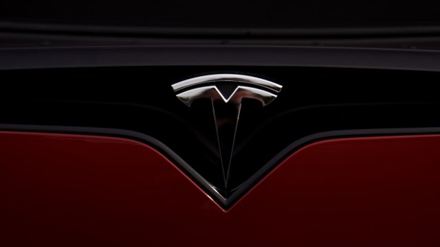 Остър тон в съда: Ищците по делото за Tesla с нападки към Мъск