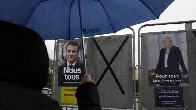 Във Франция днес е балотажът на президентските избори до който