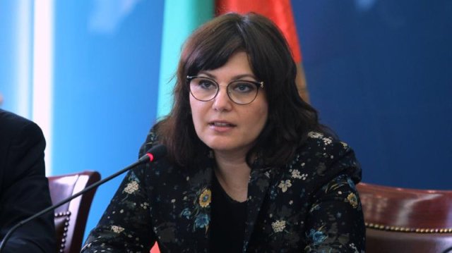 Важно е да не спираме да говорим по темата за