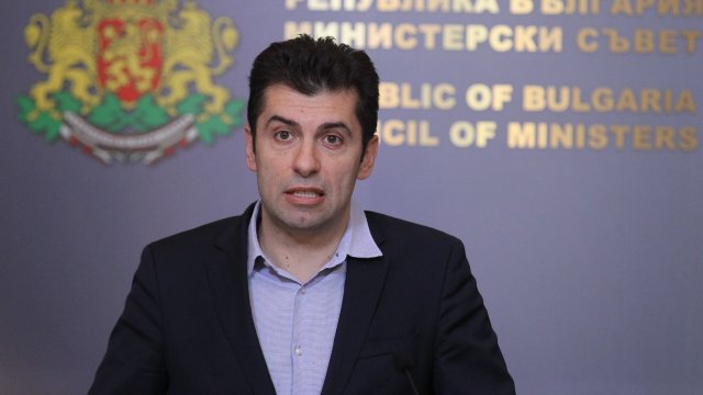 Премиерът Кирил Петков възнамерява да изпрати в Киев делегати от