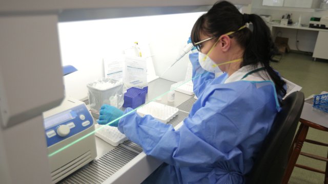 Млада жена е първият случай с Омикрон в Пловдив съобщи