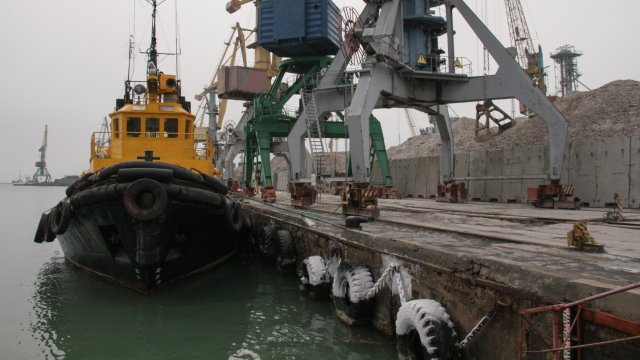 От Министерството на отбраната отрекоха твърденията че корабът Царевна с български