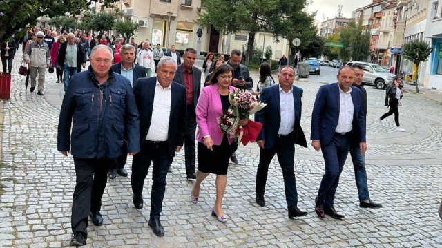 Днес почитаме паметта на героите дали живота си за свободата