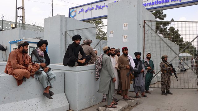 Талибаните разпоредиха на продавачите на облекло в Херат Западен Афганистан