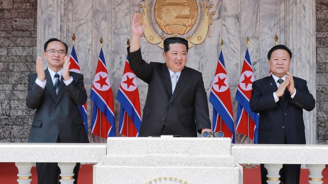 Северна Корея е изстреляла две ракети от източното си крайбрежие